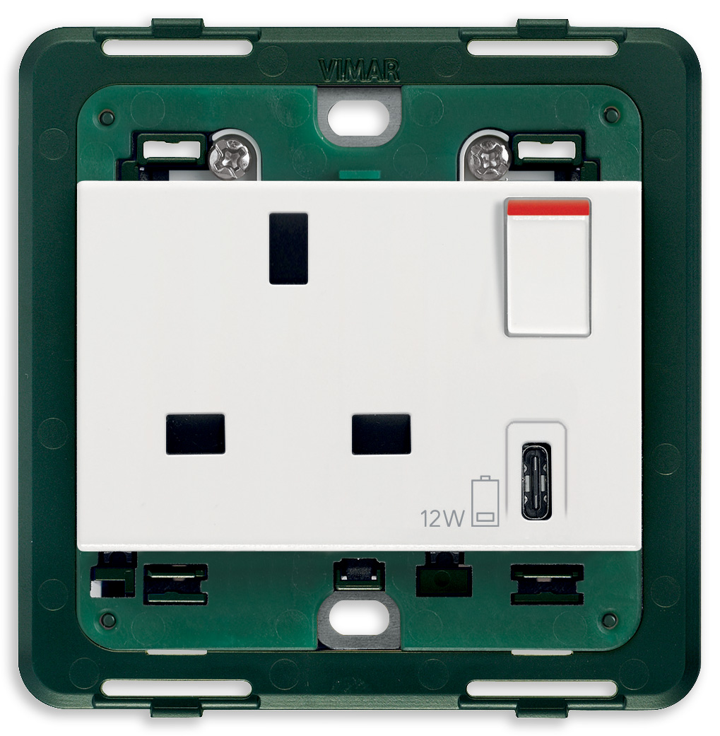 2P+E13ABS utičnica+crveni prekidač+C-USB bijela