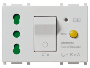 2P+E 16A P17/11 utičnica +C16 RCBO srebrna