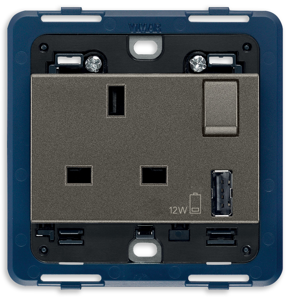 2P+E13ABS utičnica+crveni prekidač+A-USB metal
