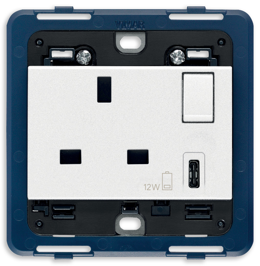 2P+E13ABS utičnica+crveni prekidač+C-USB bijela
