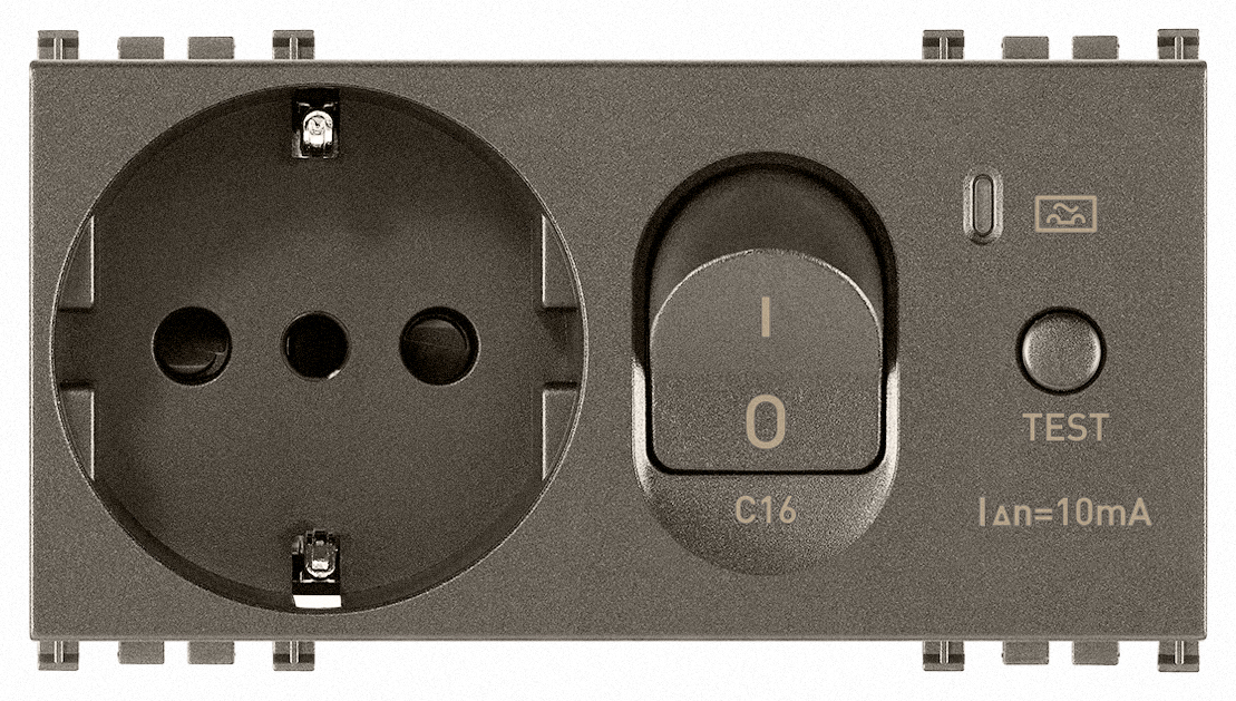 2P+E 16A P30 utičnica+C16 RCBO Metal