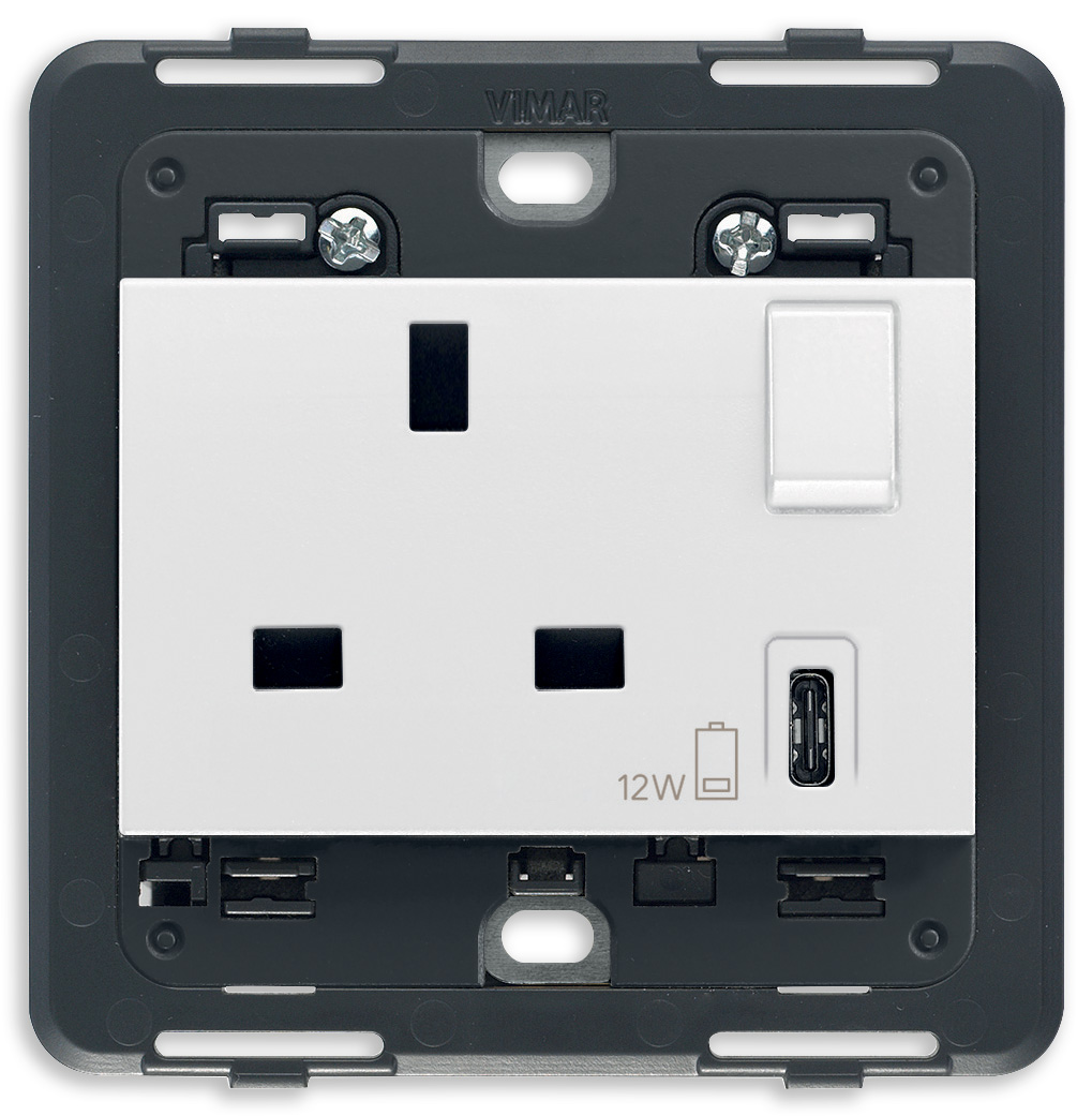 2P+E13ABS utičnica+prekidač+C-USB bijela