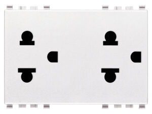 Dvije 2P+E 16A USA+EU SICURY utičnice bijele boje