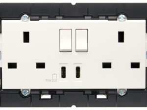 2 2P+E13ABS utičnica+crveni prekidač+C/C-USB bijela